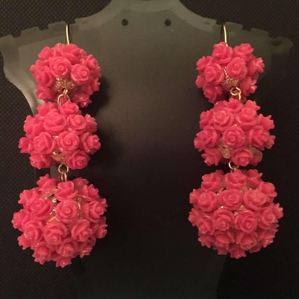 A Ball of Roses Chandelier Earrings NWOT